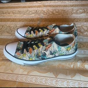 Converse Floral Design Sneaker | Size 8